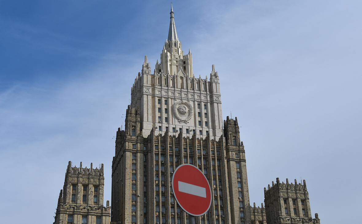 Вид на здание Министерства иностранных дел РФ