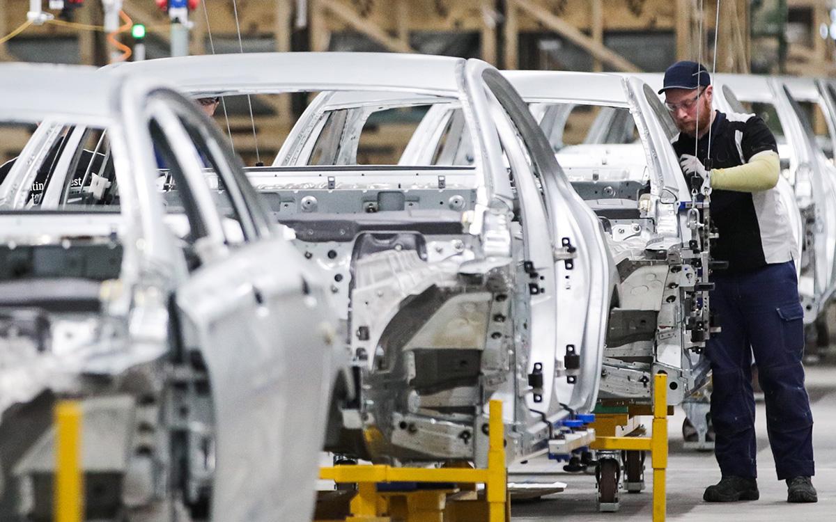 Владелец российского завода Mercedes назвал сроки выпуска первых машин