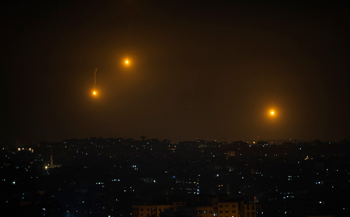 В Израиле зафиксировали запуск 200 ракет из сектора Газа за ночь