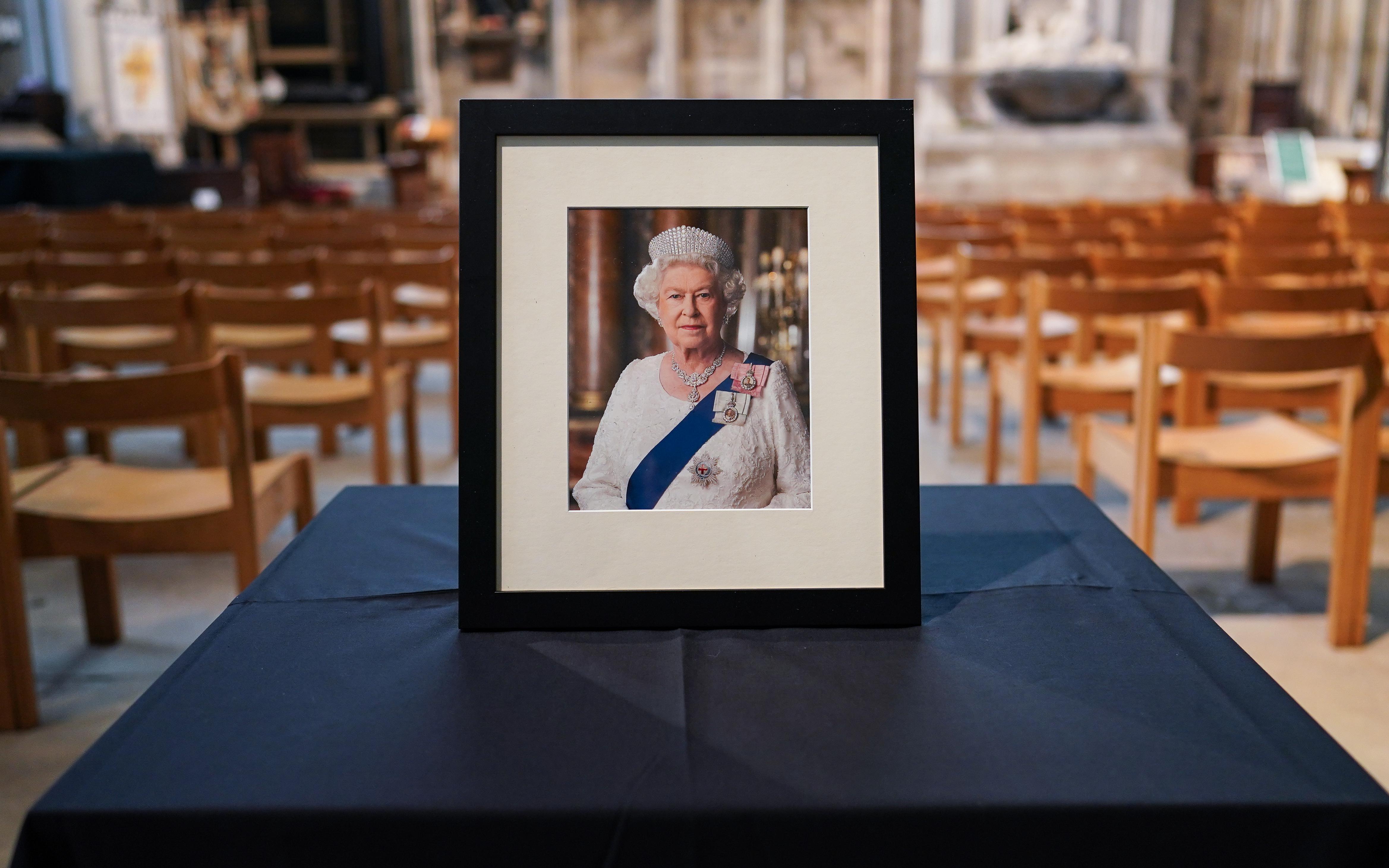 Английская премьер-лига отменила ближайший тур из-за смерти Елизаветы II