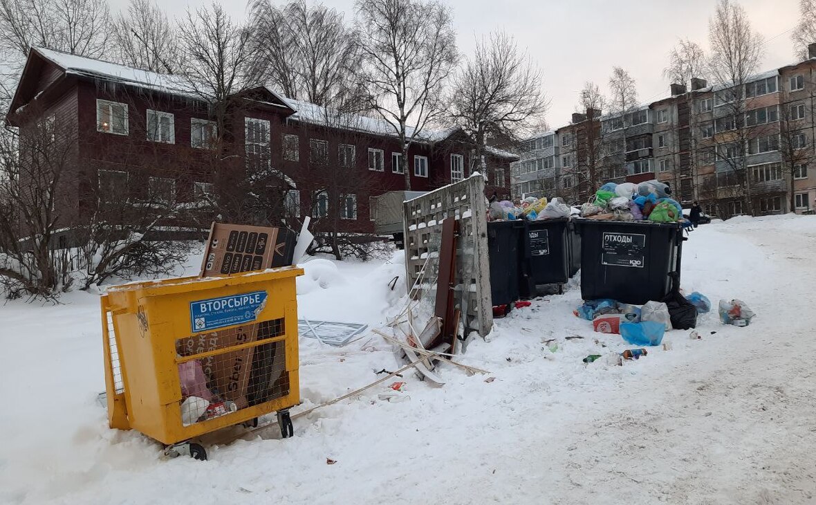 Фото: Мусорная площадка в Петрозаводске в районе ул. Московская,17 18 декабря 2023 года / РБК Карелия 