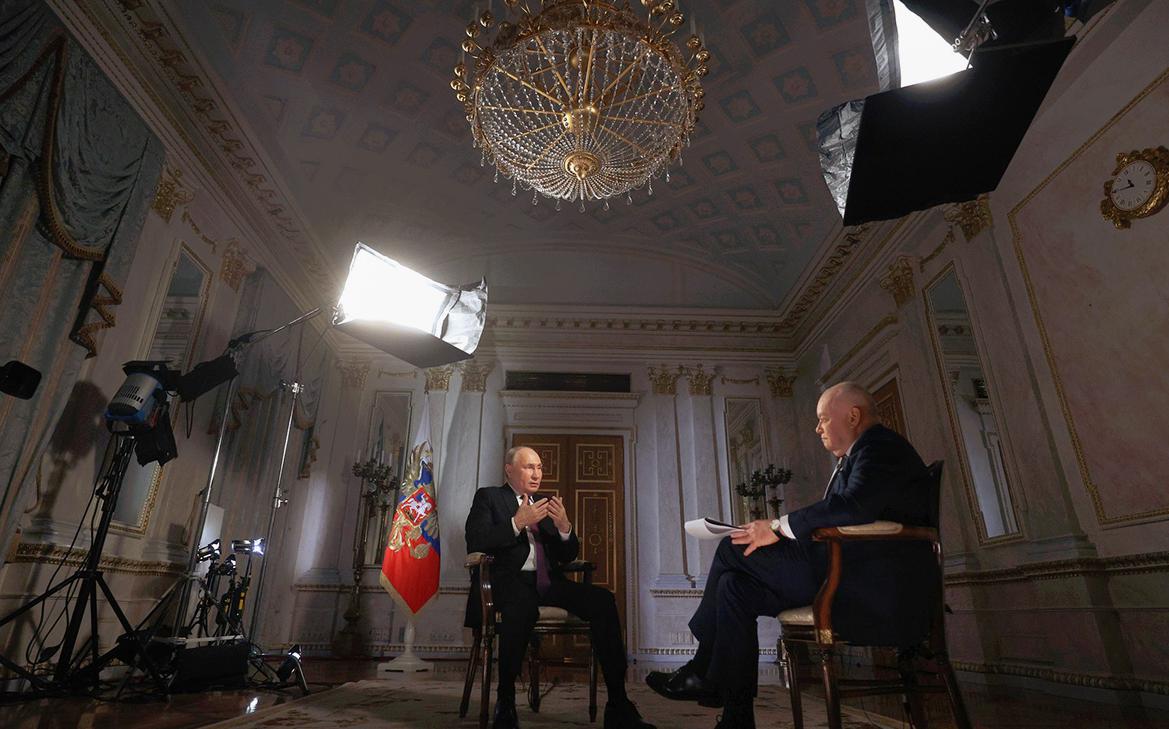 «Бал вампиров» и красные линии: главное из интервью Путина Киселеву