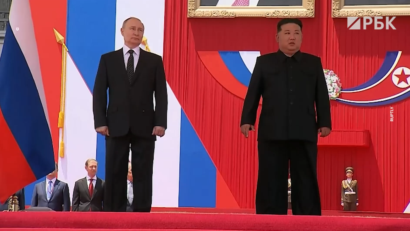 Путина в Пхеньяне встретили военным парадом. Видео