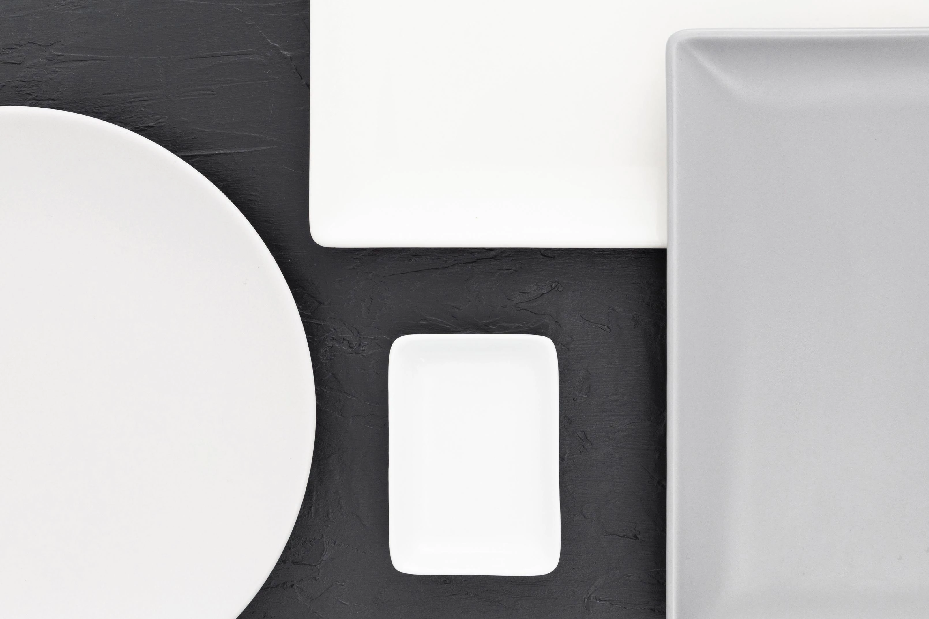 Еще одно направление в сервировке стола — минимализм