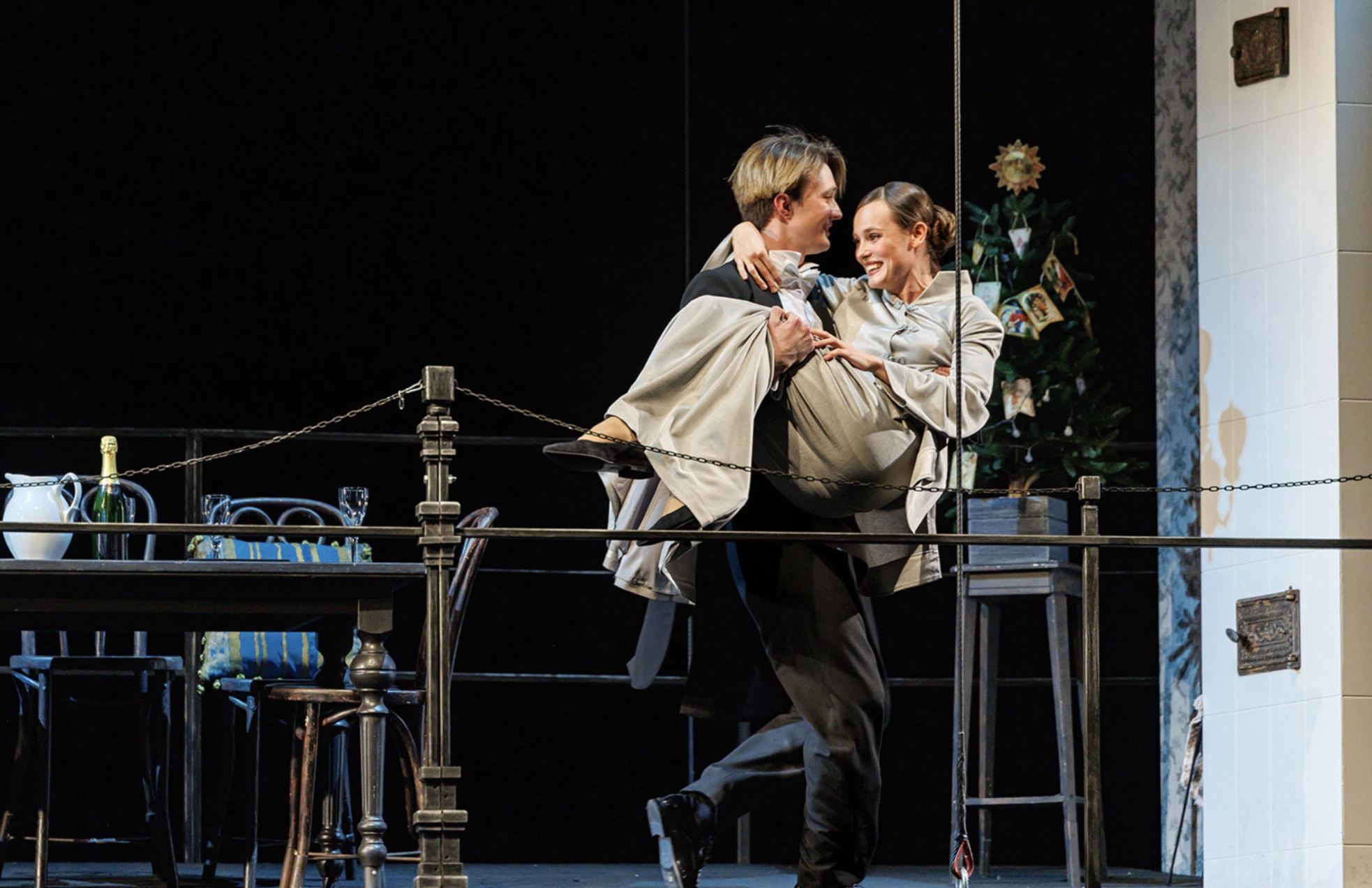 Сцена из спектакля «Белая гвардия»