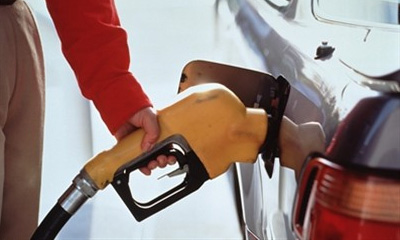 В США водителям продают бензин раз в два дня 