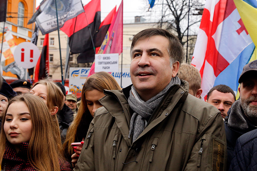Бывший глава Одесской областной госадминистрации Михаил Саакашвили. Президент Украины лишил его украинского гражданства, но Саакашвили вернулся и организовал движение против украинских властей.