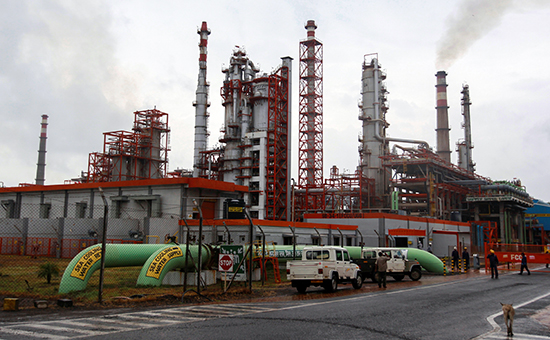 Нефтеперерабатывающий завод компании Essar Oil в&nbsp;городе Вадинар, Индия, октябрь 2016 года
