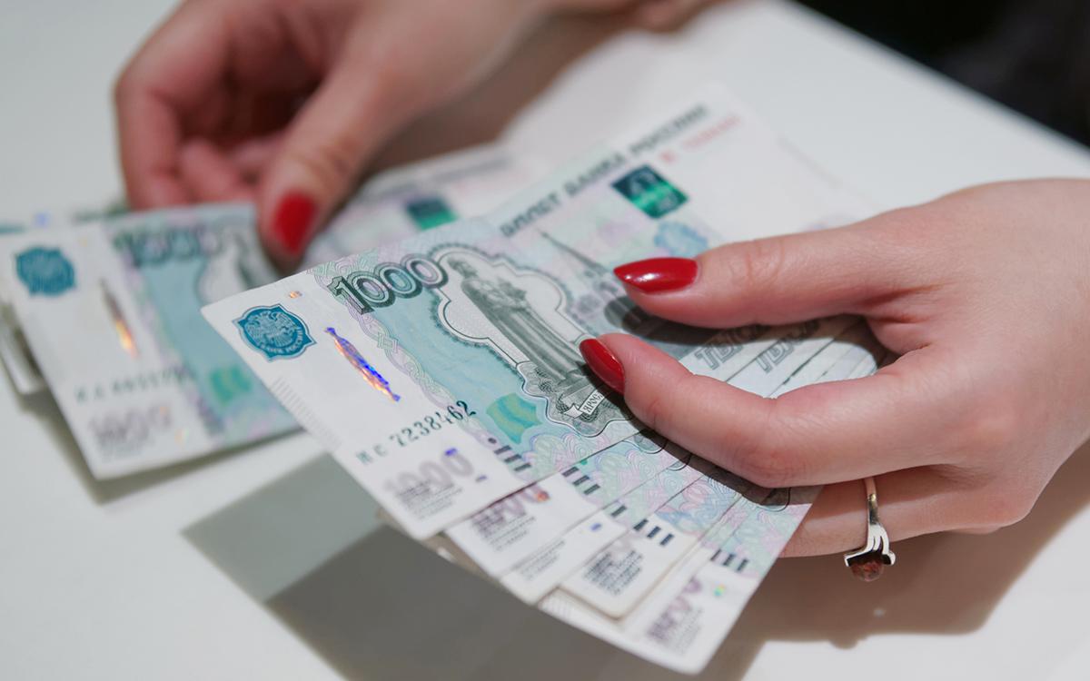 ВЦИОМ сообщил, что почти 40% россиян не откладывают деньги