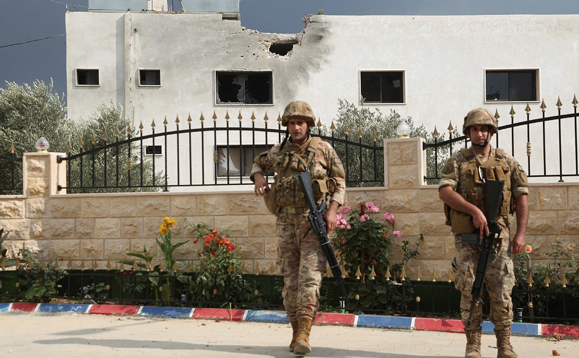 Mohamed Azakir / Reuters