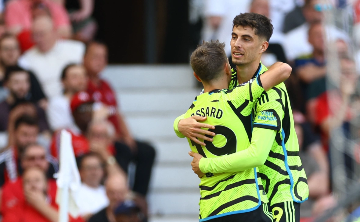 Carl Recine / Reuters