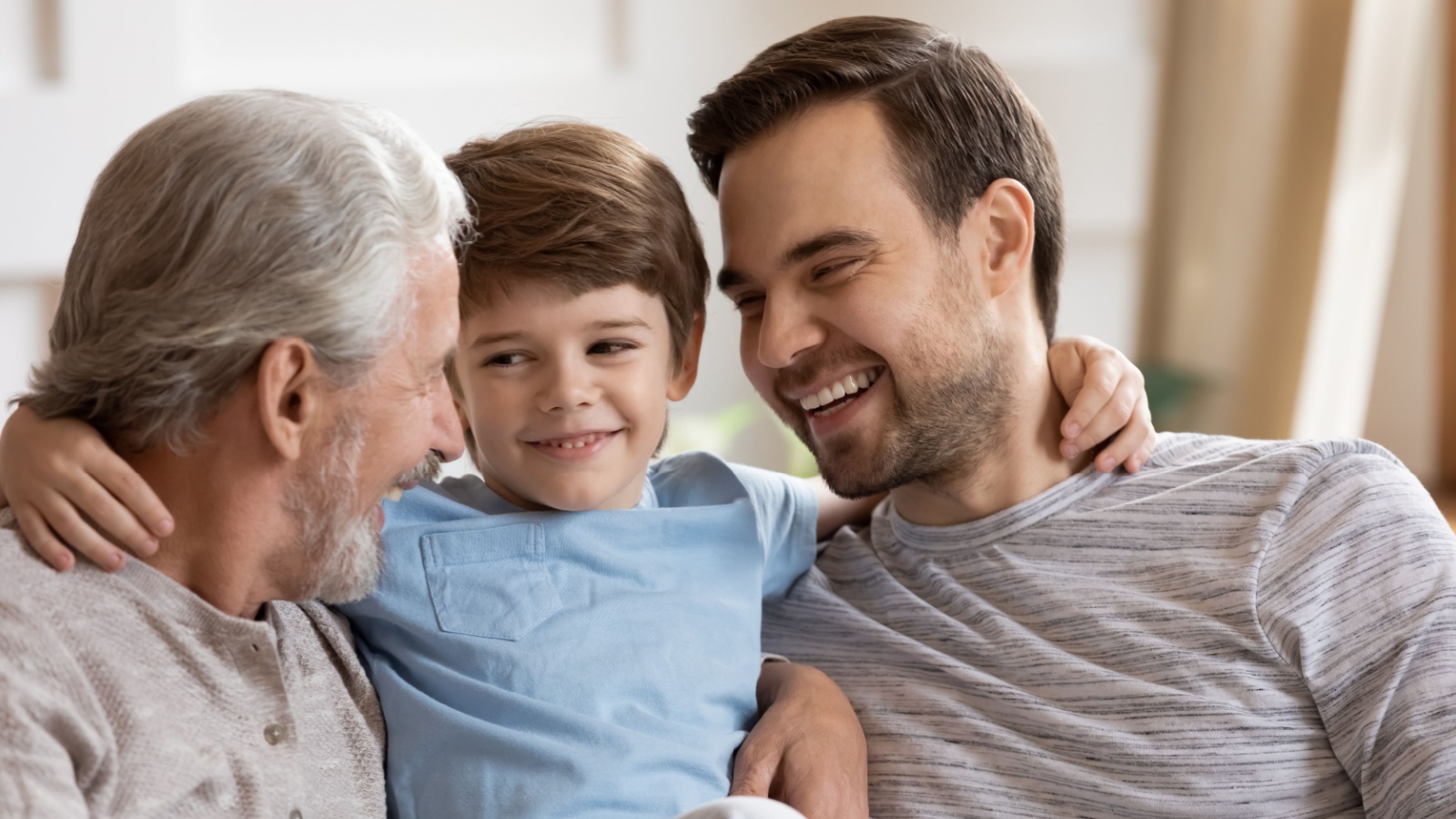 В честь праздника поздравляют всех представителей мужского пола: родственников, друзей и коллег