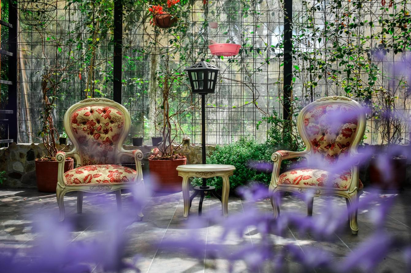 Нередко идея зимнего сада приходит уже после того, как дом обжит