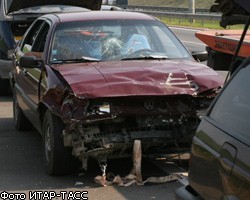 В Петербурге столкнулись 3 автомобиля, пострадали 6 человек