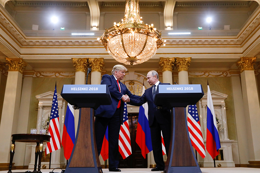Дональд Трамп и Владимир Путин во время встречи в Хельсинки. 16 июля 2018 года