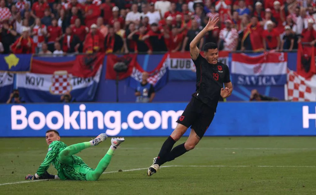 Julian Finney / Getty Images