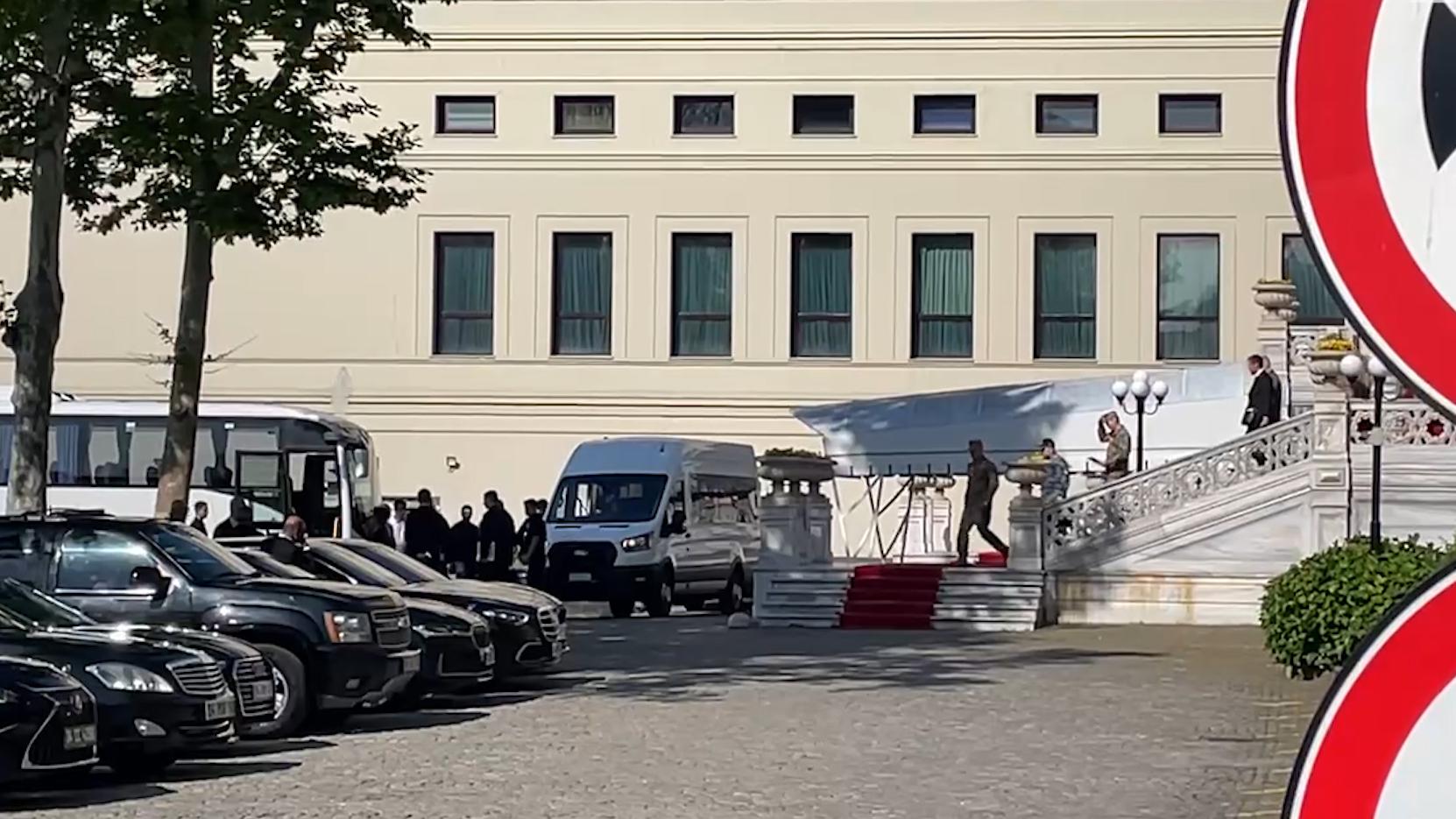 Турки и украинцы покинули место переговоров с Россией в Стамбуле