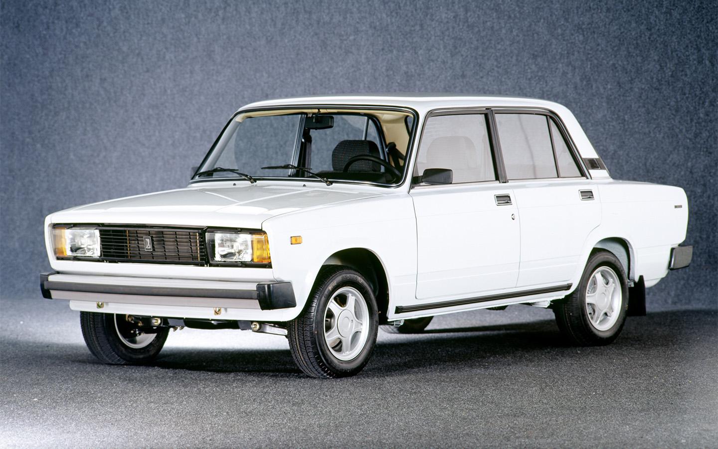 Эту 27-летнюю Lada 2105 продают за ₽3 млн. Чем оправдан ценник