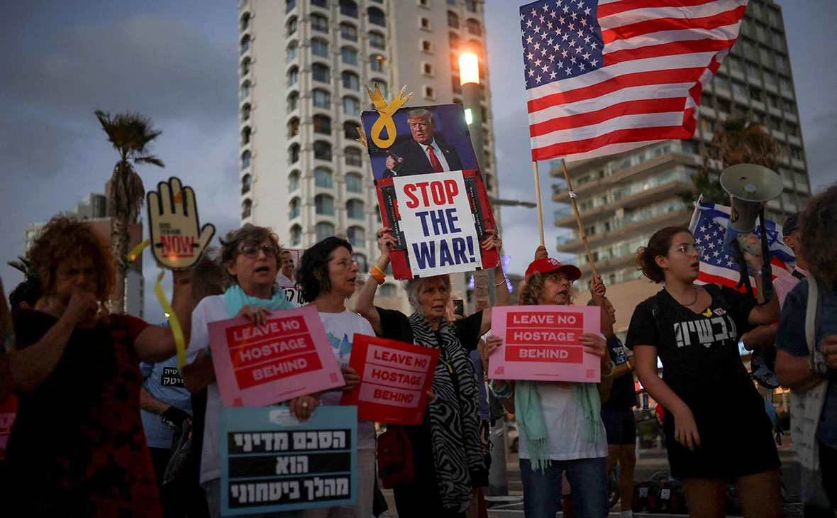 Shir Torem / Reuters