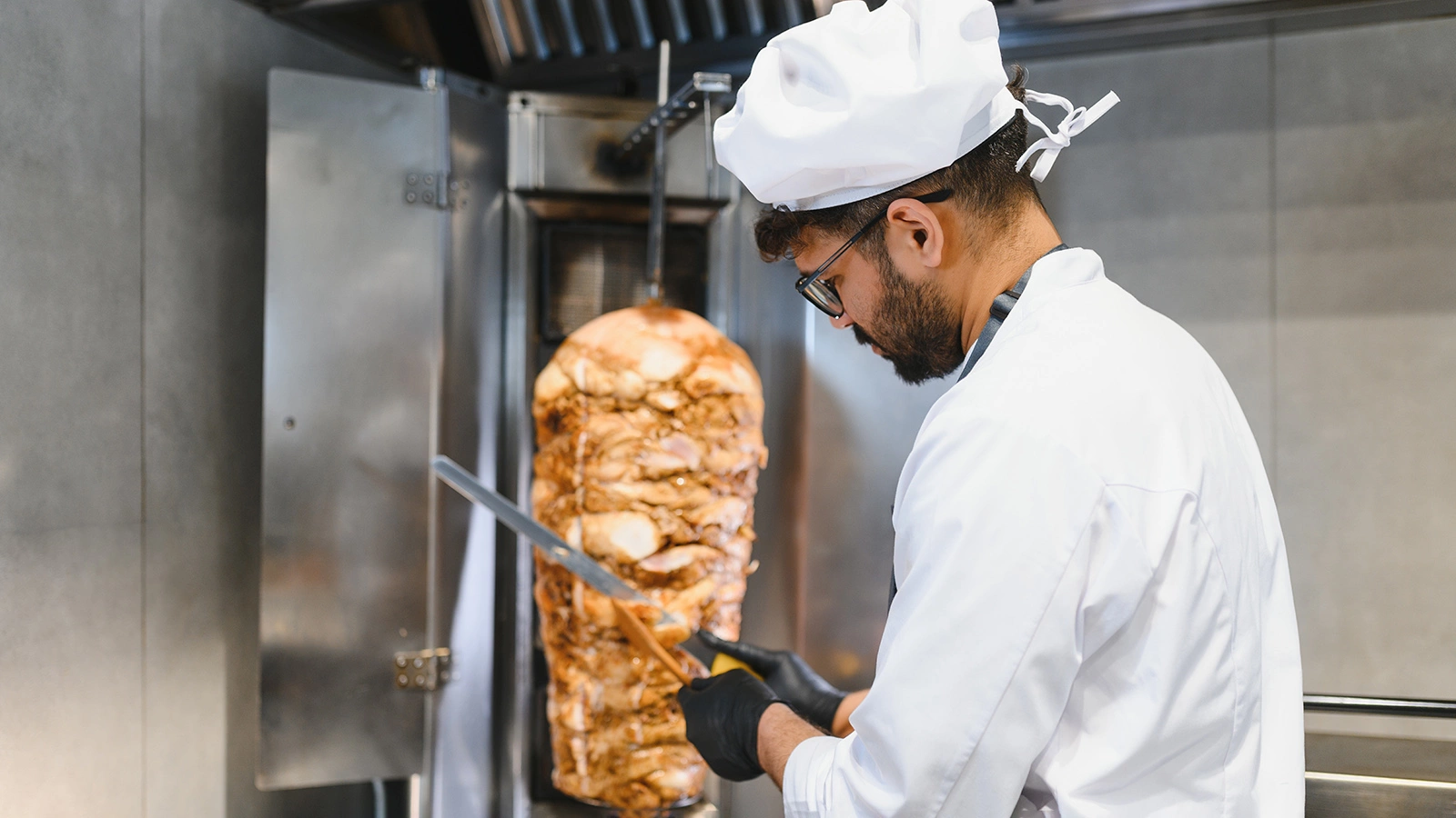 Как правильно называть продавца шаурмы. Узнайте этот термин