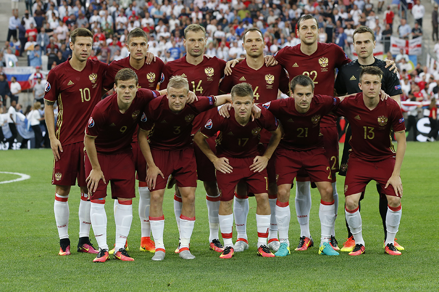 Сборная России стартовала на чемпионате Европы по футболу матчем со сборной Англии