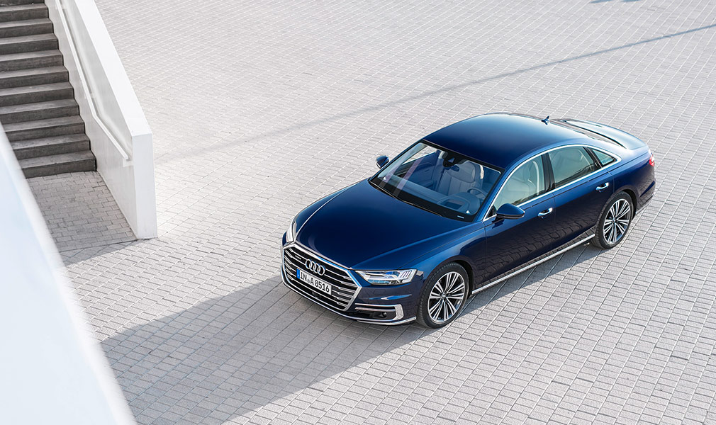 Видео: первый тест новой Audi A8