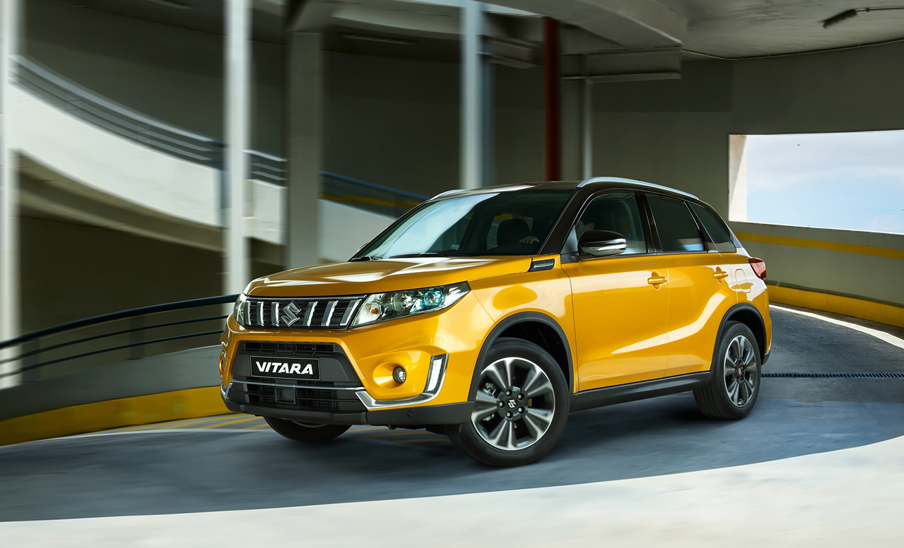 Обновленная Suzuki Vitara доступен для покупки в трех комплектациях по цене от 1&nbsp;059&nbsp;000 рублей. Кроссовер предлагают c 117-сильным мотором объемом 1,6 л, который работает в паре с пятиступенчатой механической коробкой или с шестидиапазонным &laquo;автоматом&raquo;. Также доступен 1,4-литровый турбомотор мощностью 140 лошадиных сил. Vitara доступна как в полноприводной, так и в переднеприводной версиях.
