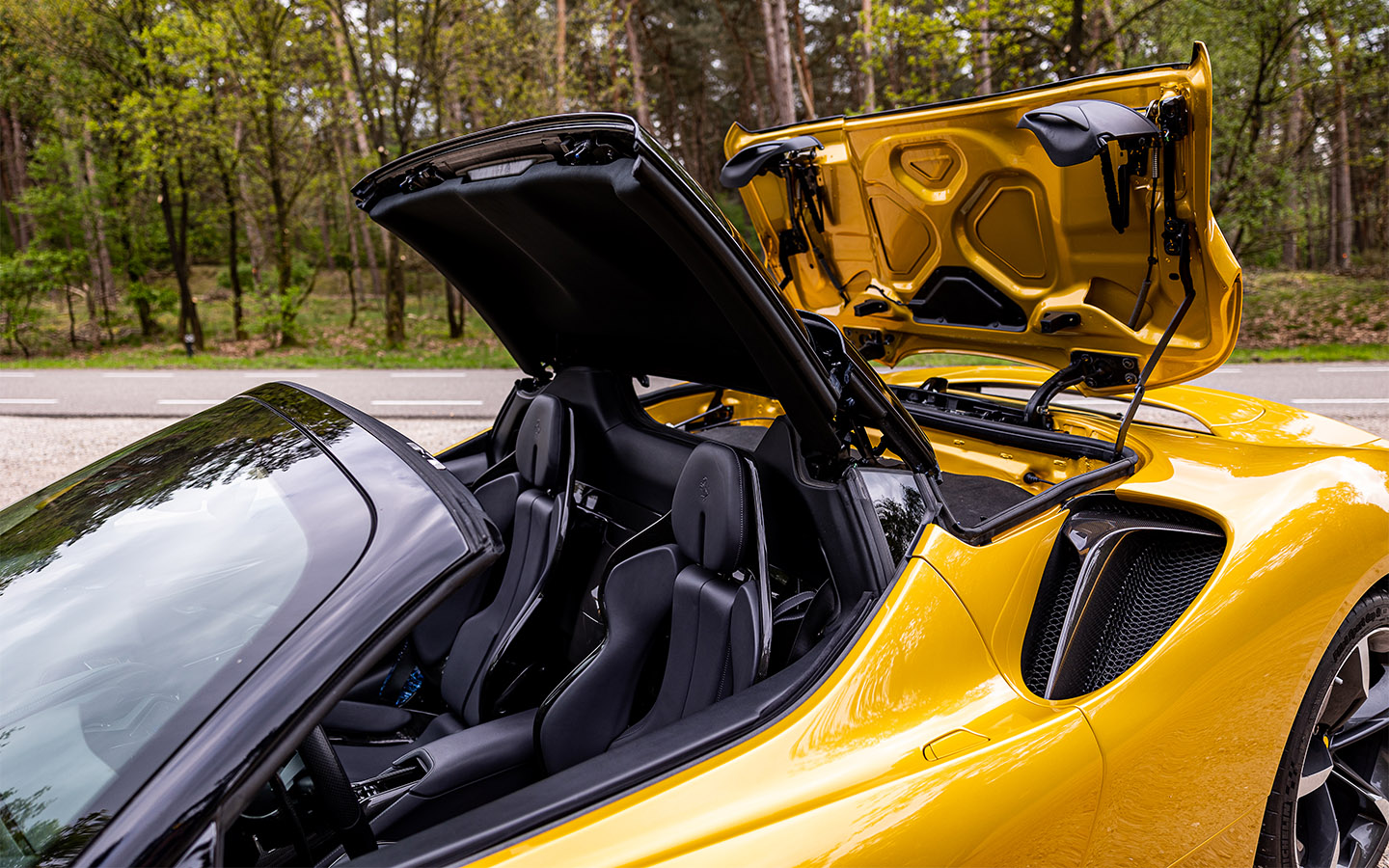 Ferrari SF90 Spider