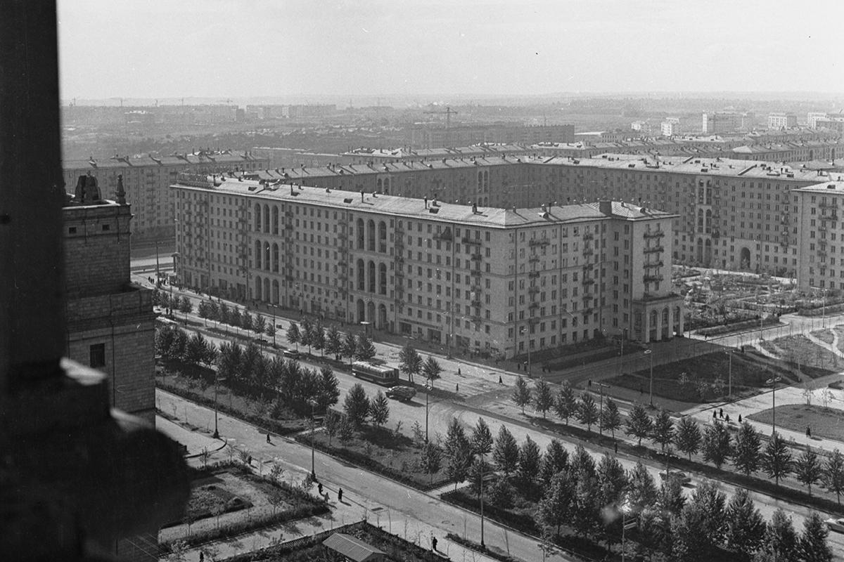 Ломоносовский проспект. Застройка юго-запада Москвы на пересечении Ленинского и Ломоносовского проспектов. 1977 год
&nbsp;