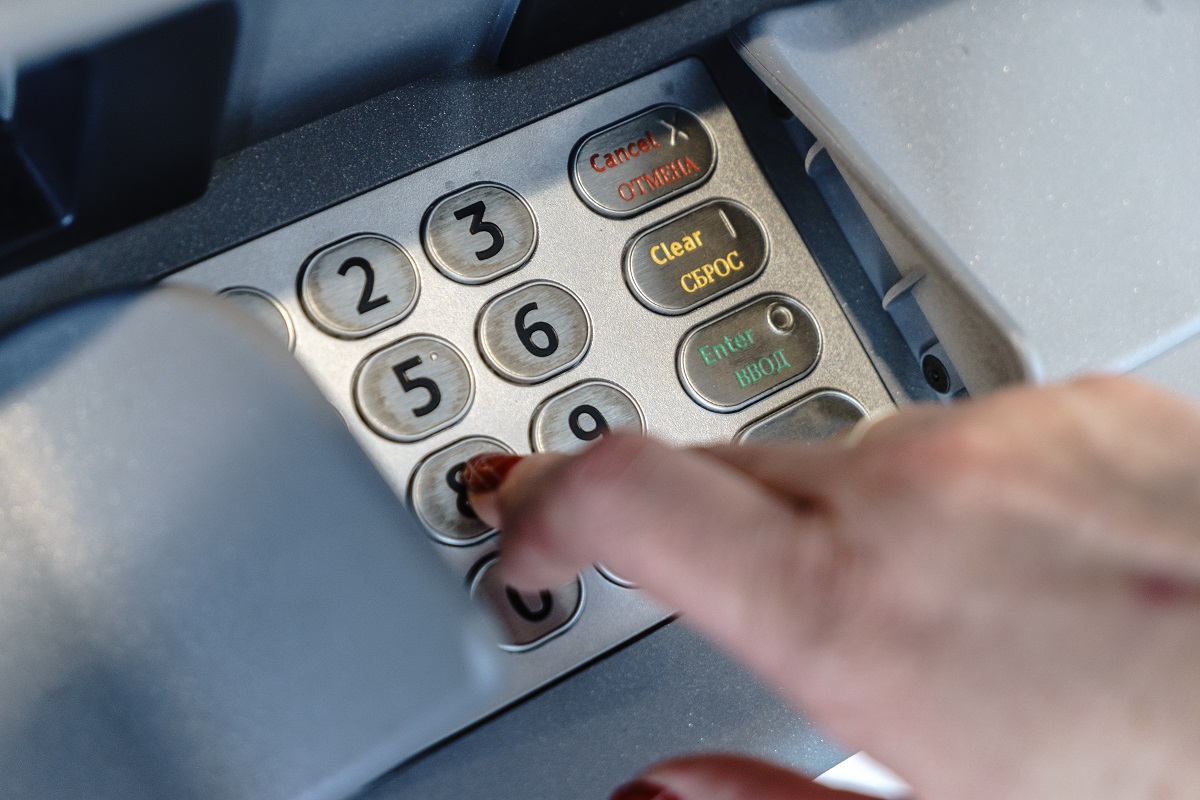 Глава ЦБ призналась, что банки перегнули палку&nbsp;при борьбе с мошенниками &mdash; россияне стали чаще жаловаться на необоснованную блокировку счетов в банках