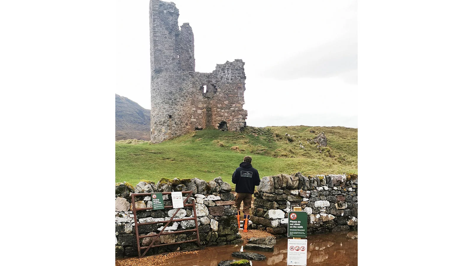 Замок Ардврек в Шотландии