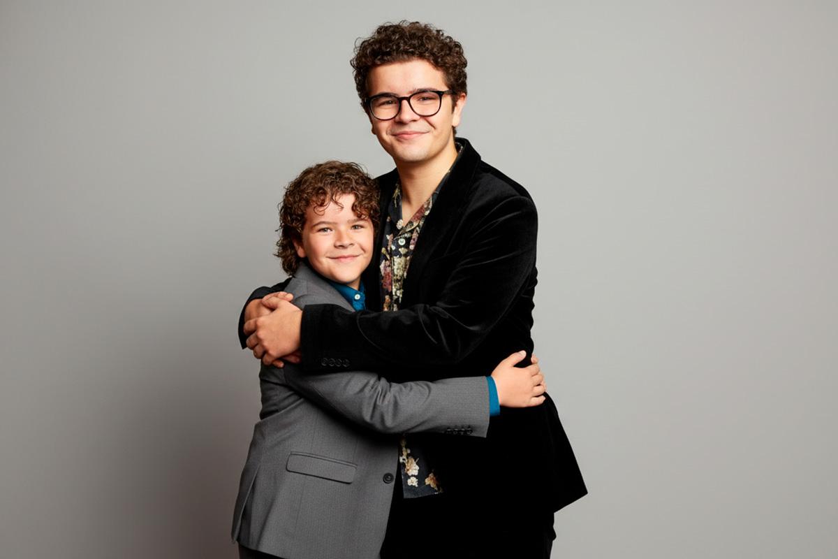 Гейтену Матараццо было 13 лет, когда вышел первый сезон «Очень странных дел». У него диагностирована ключично-черепная дисплазия — редкое генетическое заболевание, которое влияет на развитие костей и зубов. Несмотря на свое заболевание, сейчас, в 23 года, он продолжает активно выступать на сцене, снимается в телевизионных проектах, занимается озвучиванием и поддерживает благотворительные организации, которые помогают людям с таким же диагнозом