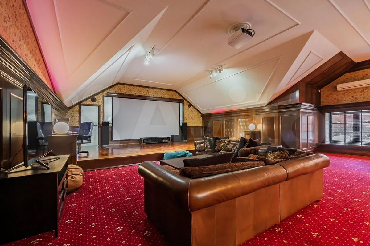 Как выглядят самые дорогие продающиеся в мегаполисах России дома