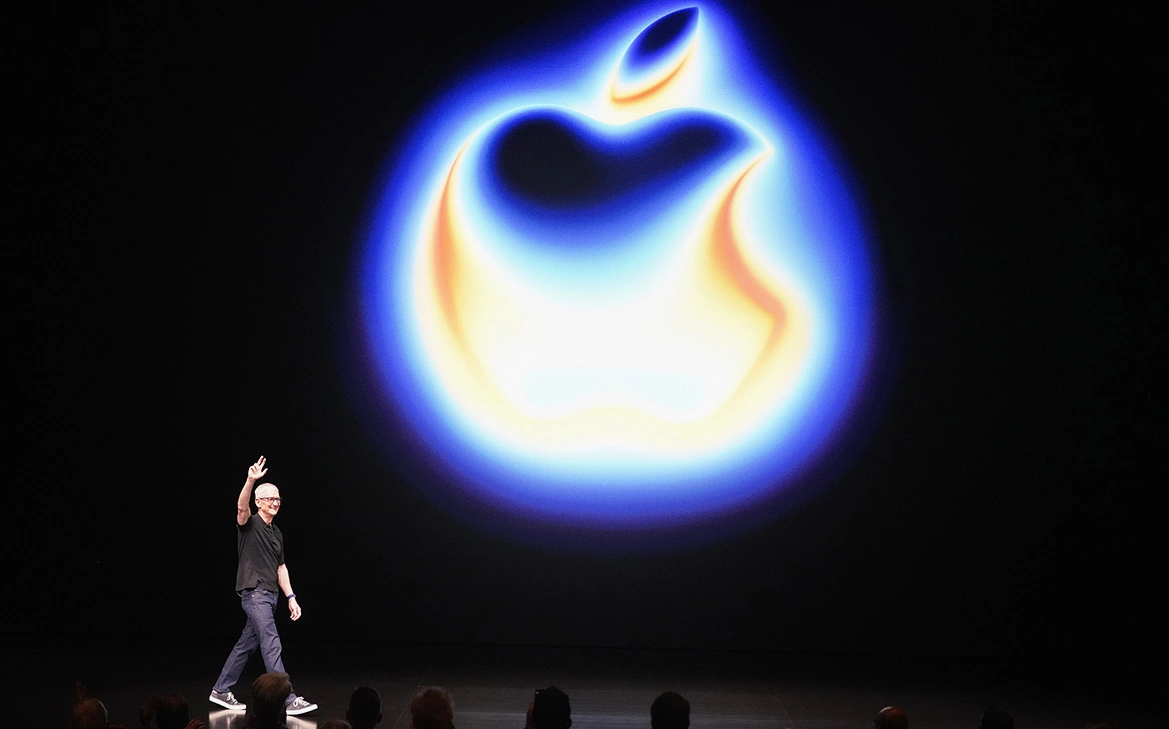 Трамп рассказал о звонках главы Apple Тима Кука «ради поцелуев в