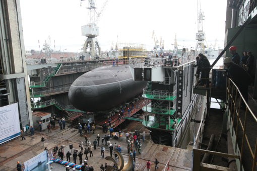 В Петербурге спустили на воду подводную лодку "Ростов-на-Дону". Фото