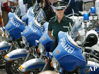 Гамбург станет первым германским городом, где полицейские будут ездить на мотоциклах Harley Davidson