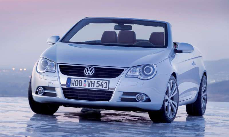 VW объявил цены на купе-кабриолет Eos