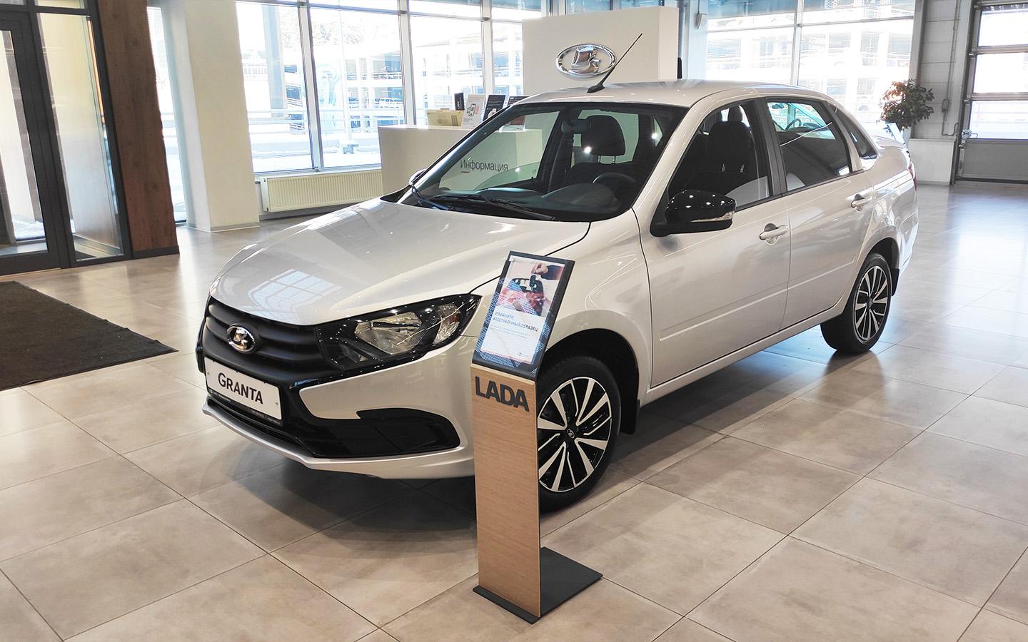 Лучший месяц автопродаж. Названы 10 самых популярных машин в России
