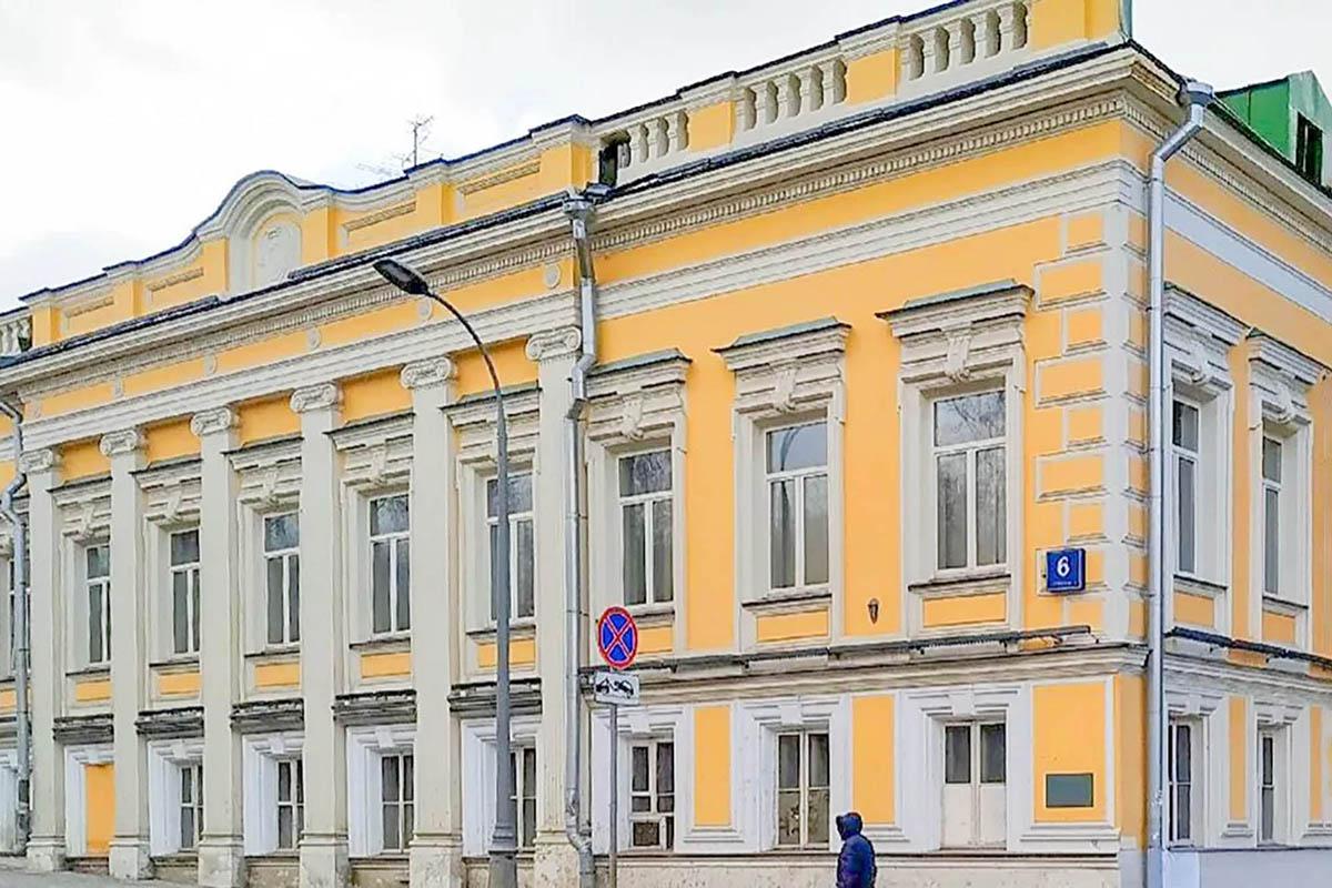 В центре Москве выставили на торги этаж старинной усадьбы XVIII века
