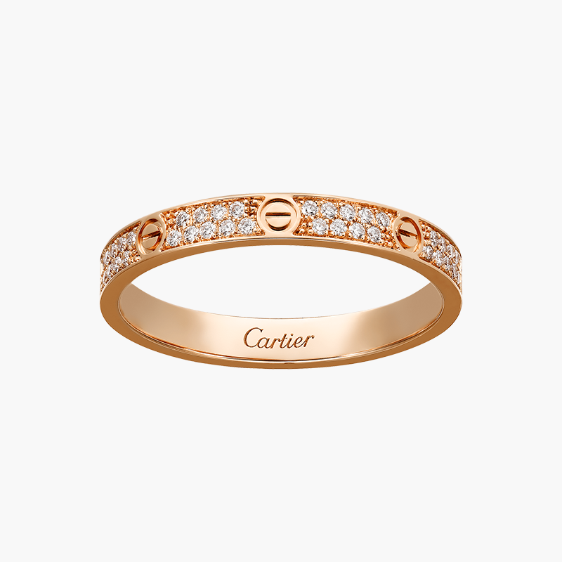 Кольцо Love, Cartier, 338 000 руб.&nbsp;