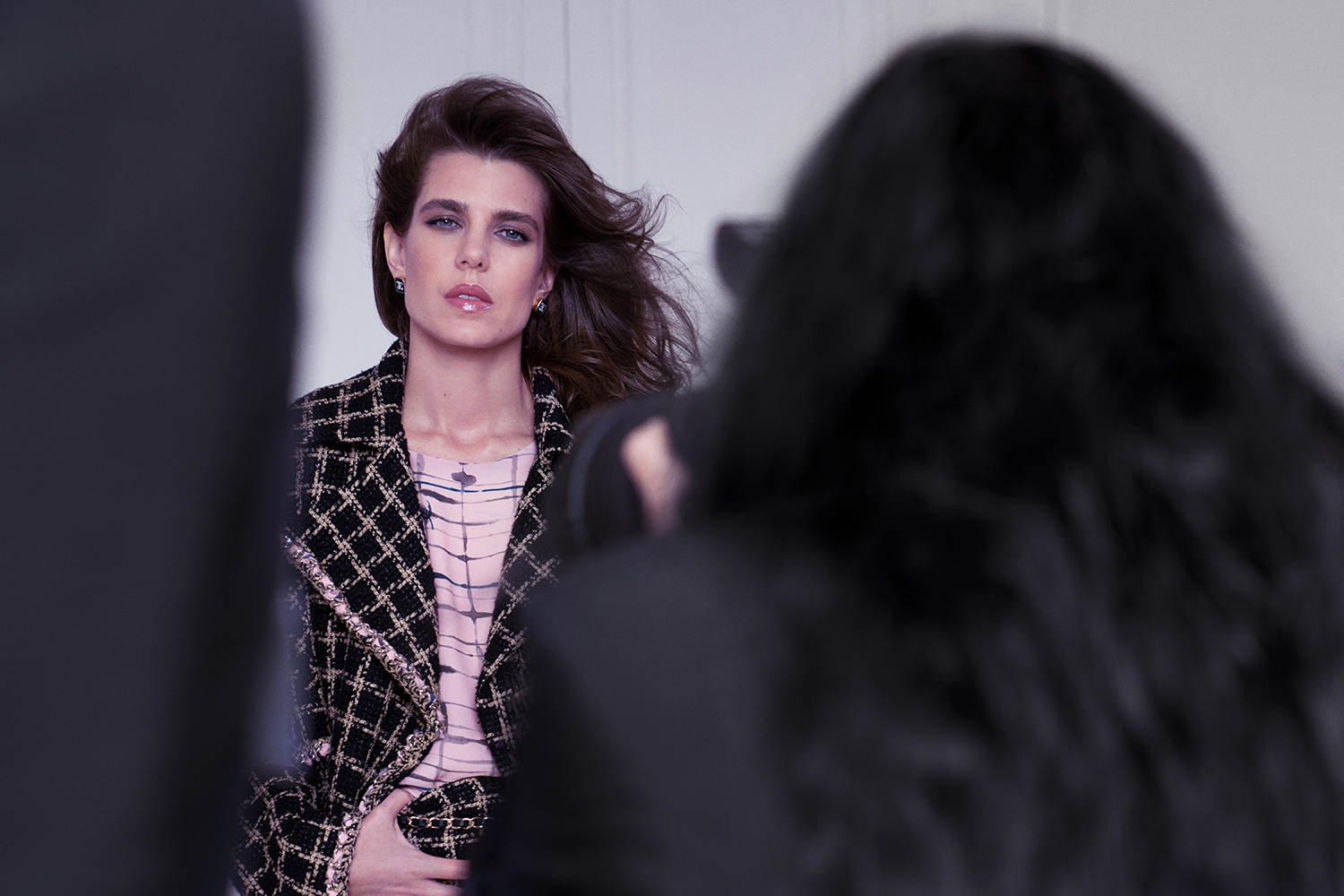 Шарлотта Казираги на съемках рекламной кампании коллекции Chanel сезона весна-лето 2021