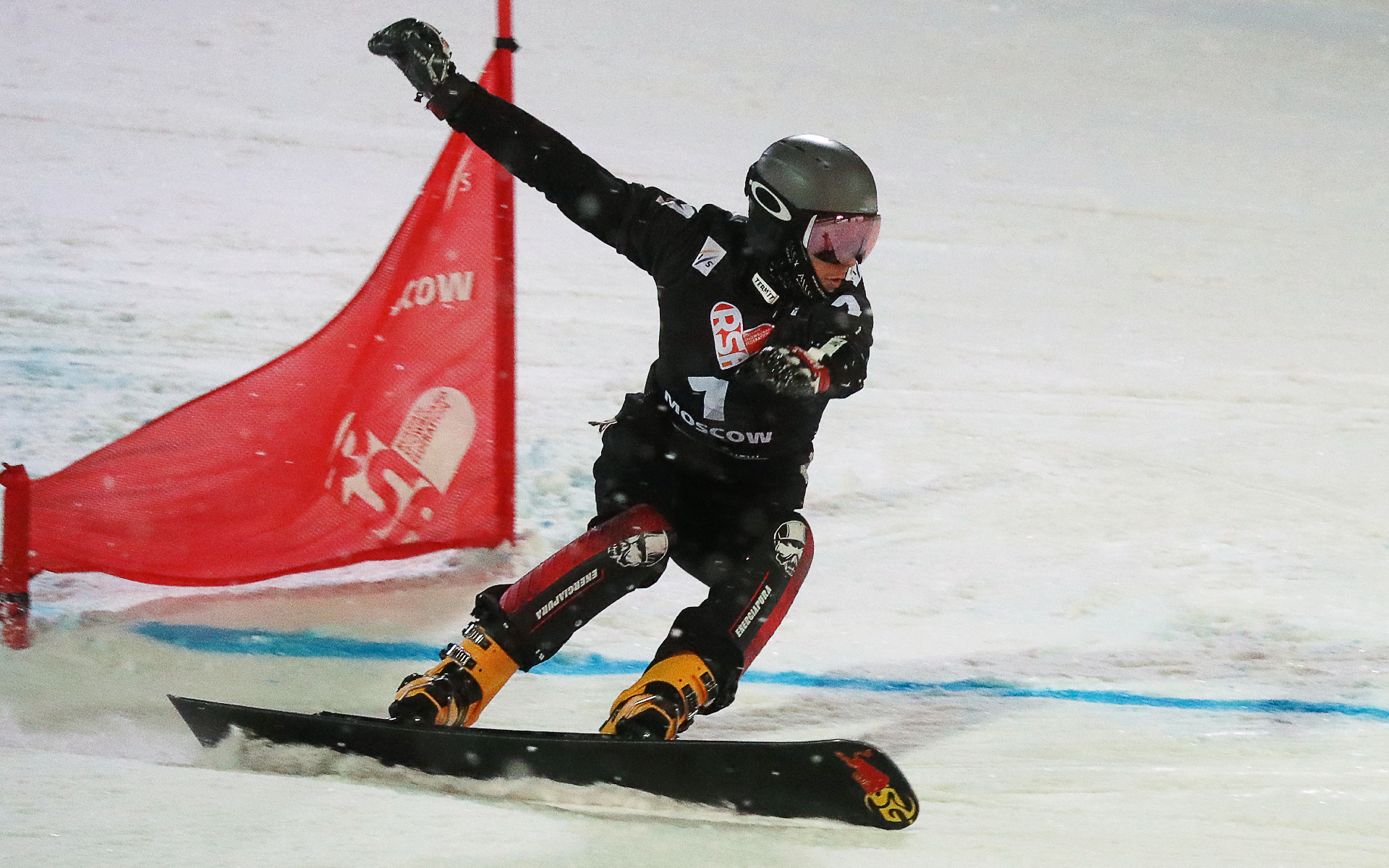 Сноубордист Карлагачев не стартовал в параллельном слаломе из-за COVID
