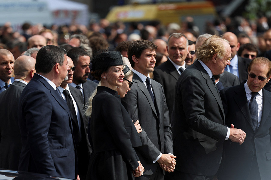 В центре: дети Сильвио Берлускони Элеонора, Барбара и Луиджи