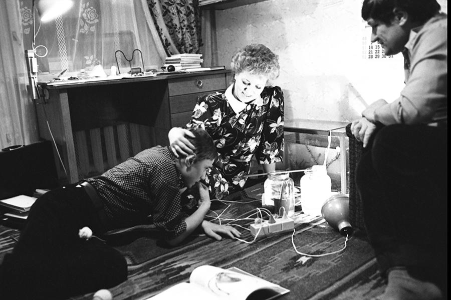 Валентина Матвиенко дома с мужем Владимиром&nbsp;Матвиенко&nbsp;и сыном Сергеем, 1987 год