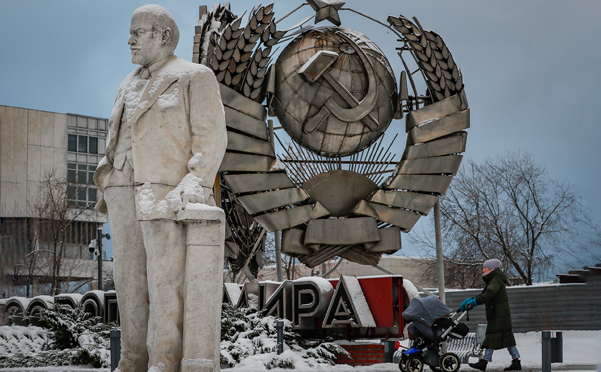 Вице-спикер Думы предложил установить день памяти распада СССР"/>













