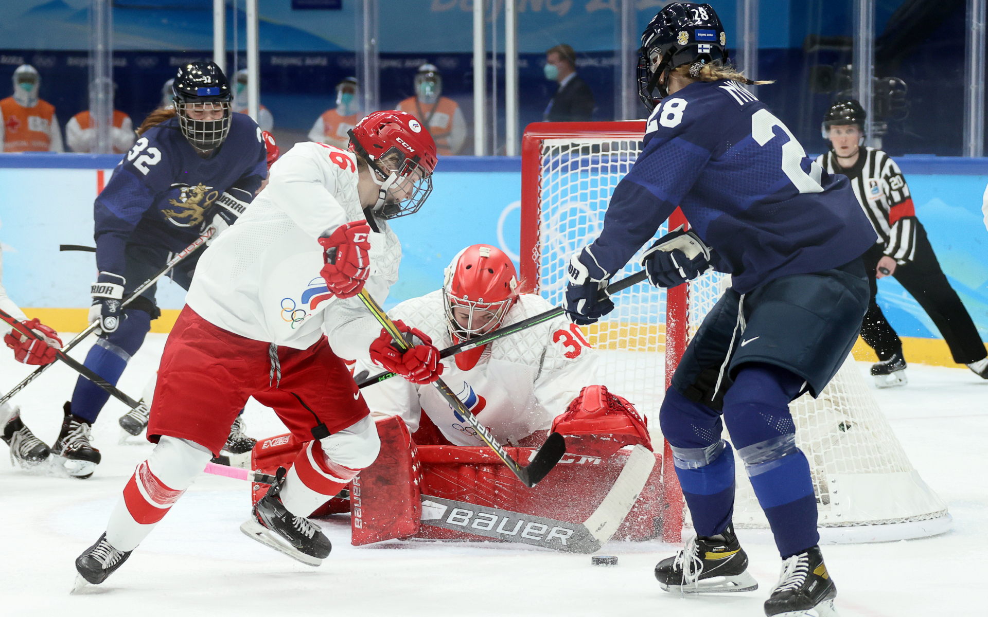 Российские хоккеистки потерпели третье разгромное поражение на Олимпиаде