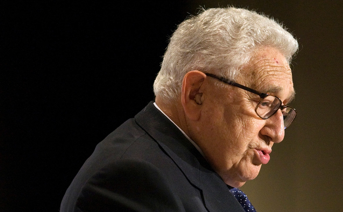 Shaun Best / Reuters