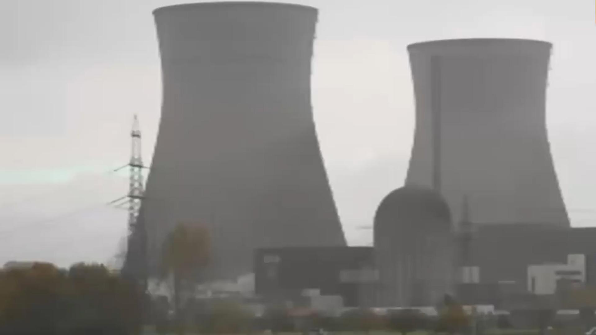 В Германии взорвали градирни крупнейшей АЭС «Гундремминген». Видео
