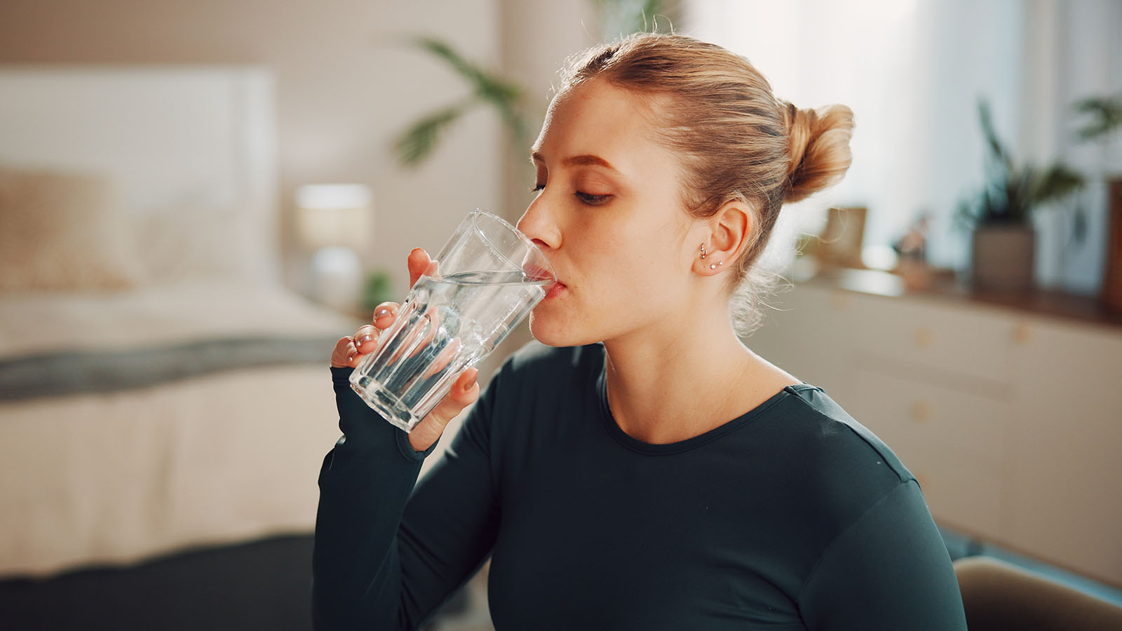 Сколько воды в день нужно пить. Врач развеял популярный миф