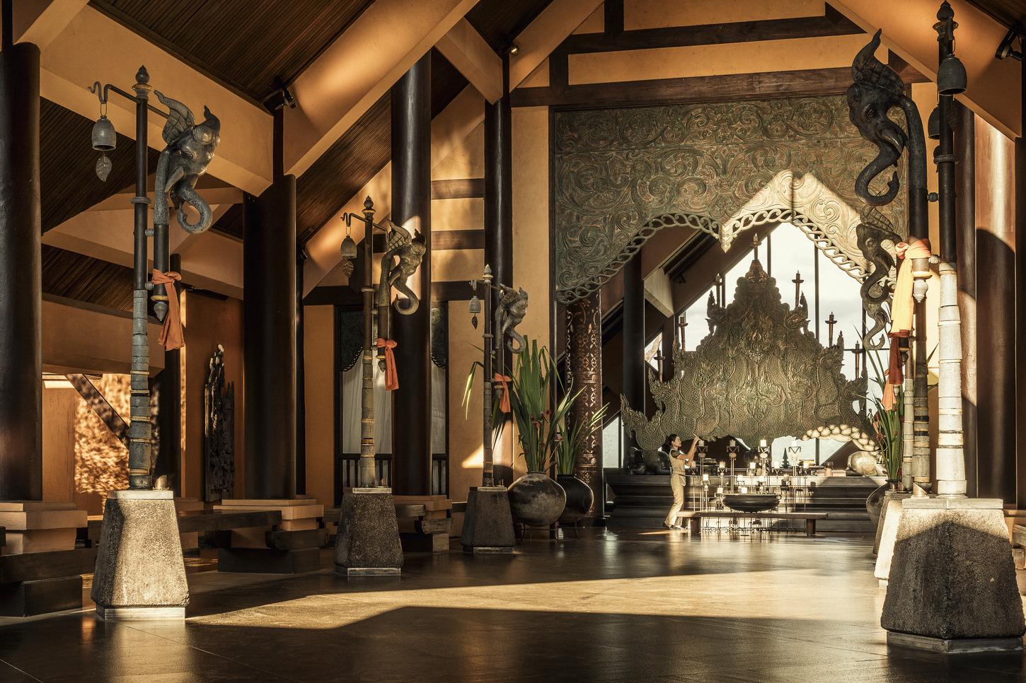 Лобби отеля Anantara Golden Triangle Elephant Camp & Resort